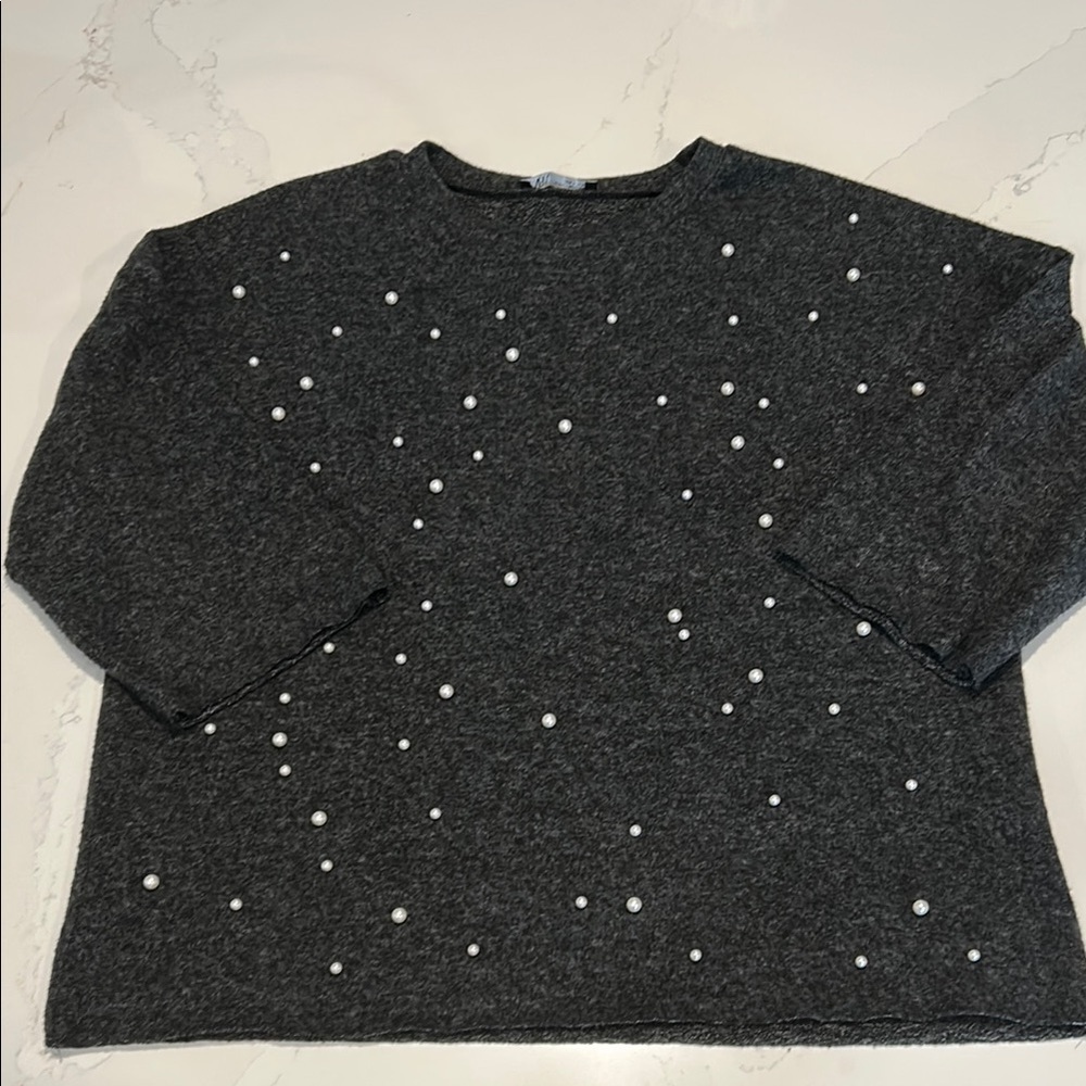 Zara Gray Sweater knit with Pearl Embellishments Raw Edges Sz Medium